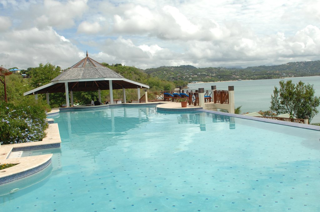 Calabash Cove Resort Pool and Swim Up Bar