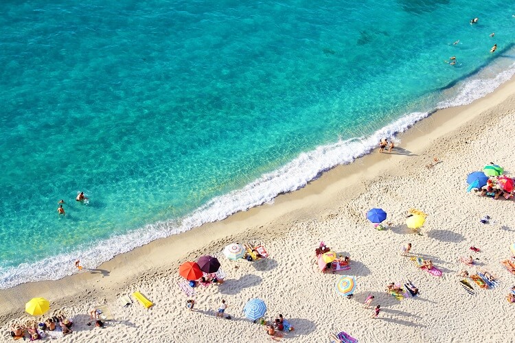 Top Beach Vacation Travel Tips: 7 Ways to Make Your Trip Easier