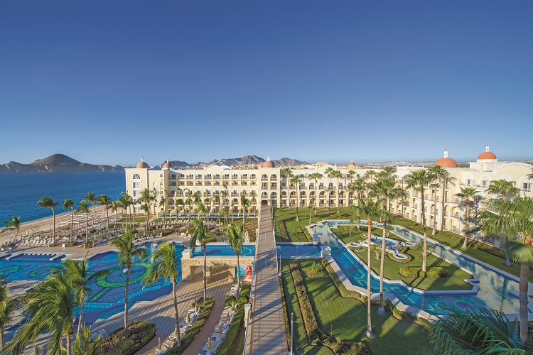 Resort view of Riu Palace Cabo San Lucas in Mexico