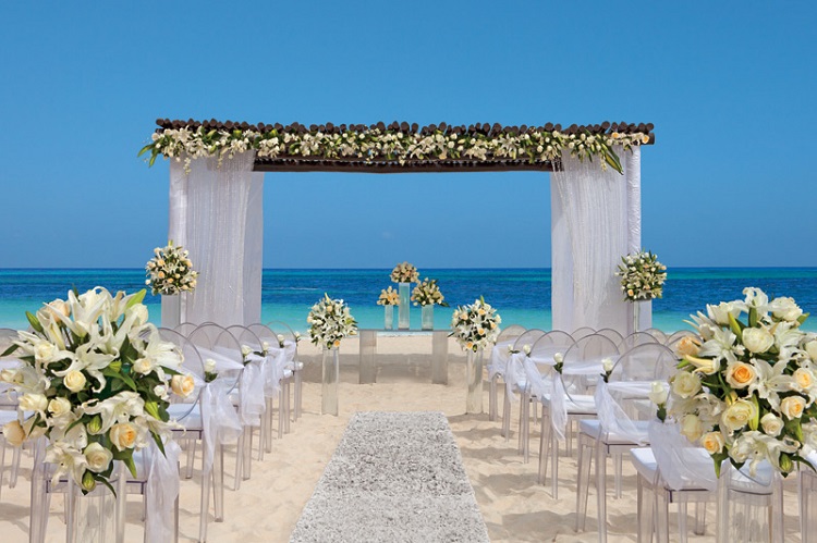 Destination Wedding Vow Renewal | Secrets Resorts & Spas