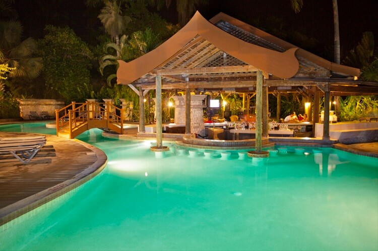 Best all inclusive vacations for solo travelers | Sunset at the Palms