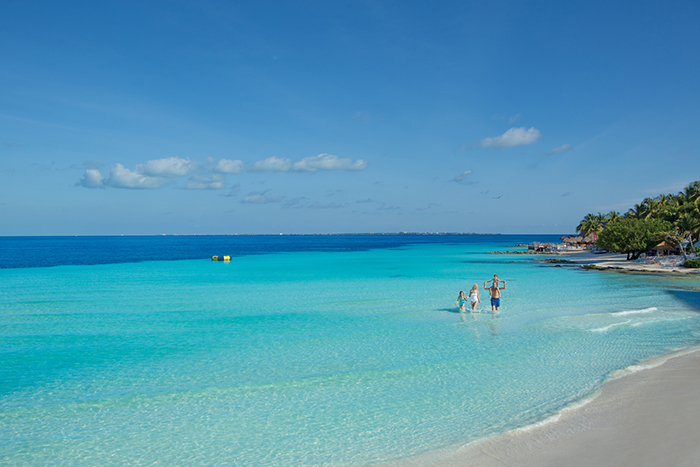 Top all inclusive resorts with beaches in the Caribbean | Dreams Sands Cancun Resort & Spa